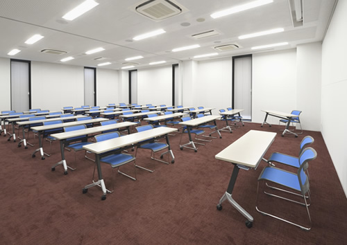402会議室(4F, 126 ㎡ スクール型式48 席)